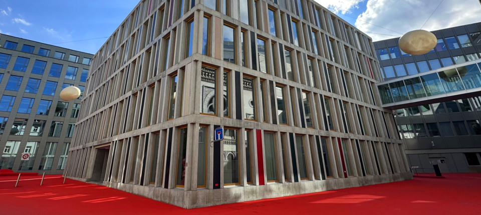 Moving to Raiffeisenplatz